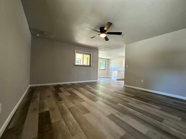 Photo - 7565 Yorkshire Dr