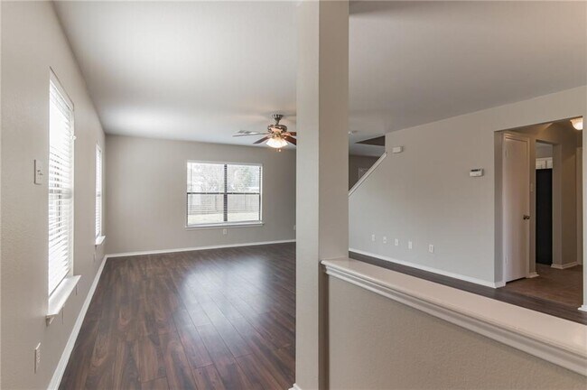 Photo - 1908 Candlelight Dr