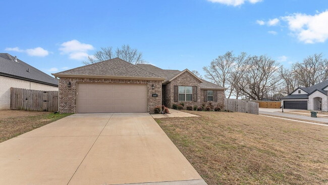 Photo - "Charming 4-Bed Oasis with 2 Full Baths in Prime Fayetteville Location – 1800 Sq Ft of Comfort!"