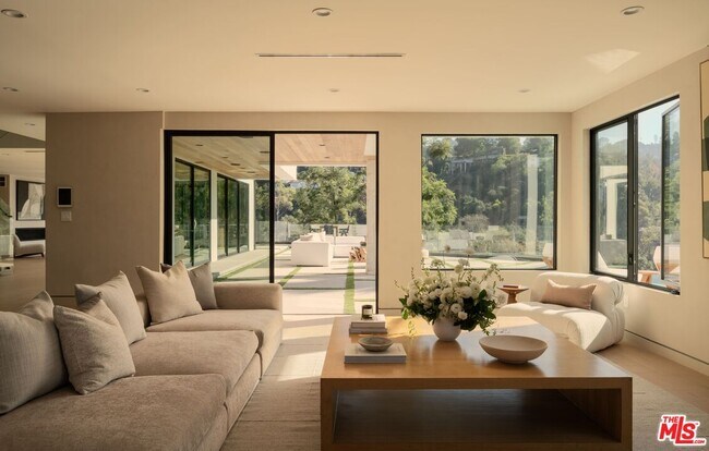 Photo - 2608 Zorada Dr