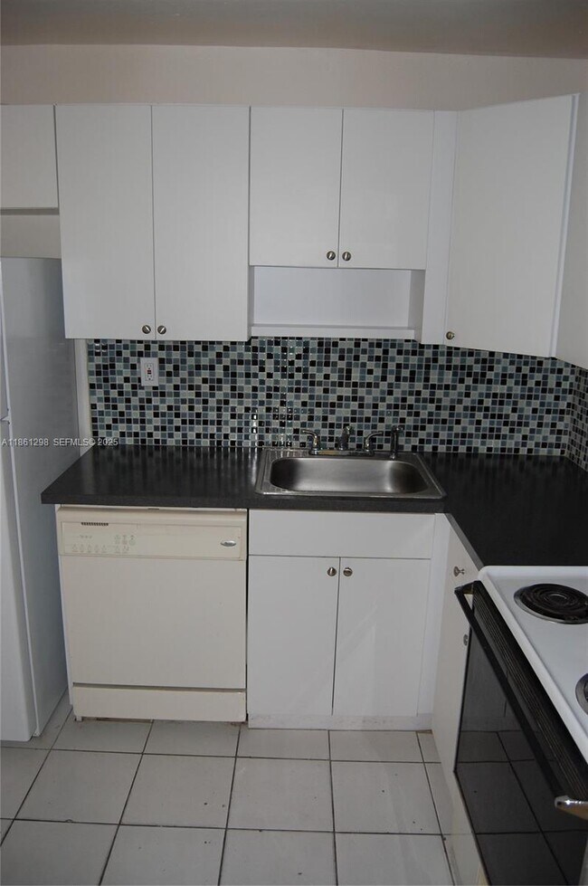 Photo - 1334 Collins Ave Unit 203
