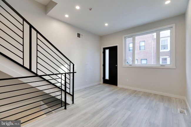 Photo - 614 Hoffman St
