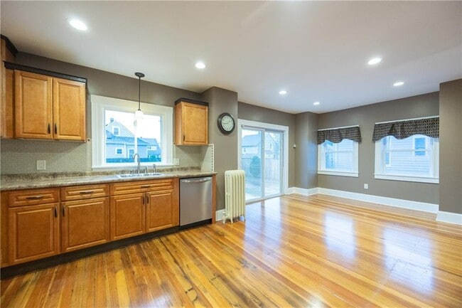 Photo - 200 Woodward Ave