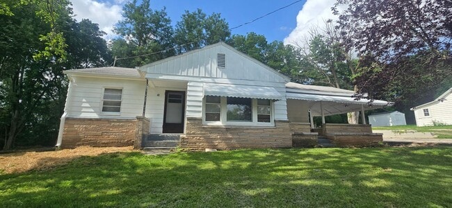 Building Photo - 2951 E Huron St