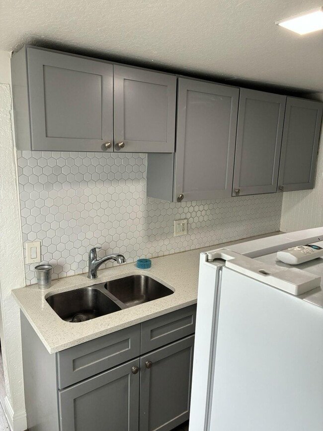 Photo - 912 8th St