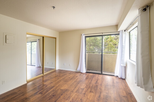 1BR, 1BA - 670SF - Bedroom - Midvale Ashton Plaza