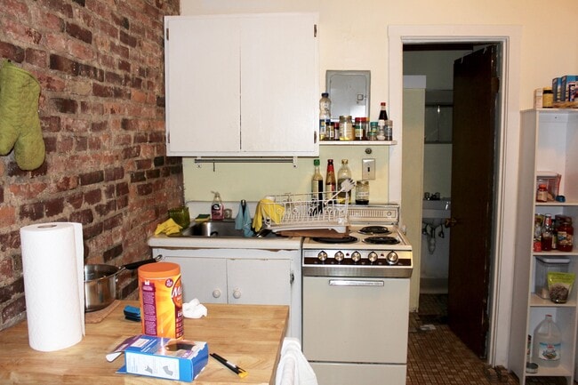 Building Photo - 24 Anderson St Unit 8