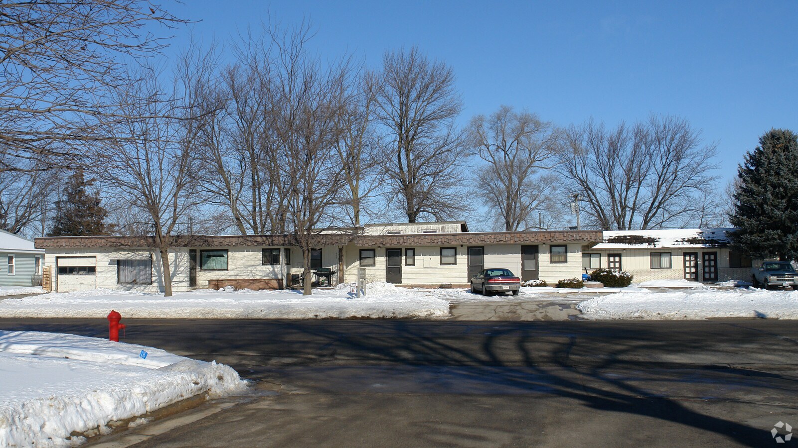 Photo - 606 Parriot St Apartments