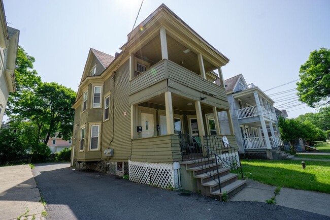 Photo - 833 Sumner Ave Unit Sumner 833.3