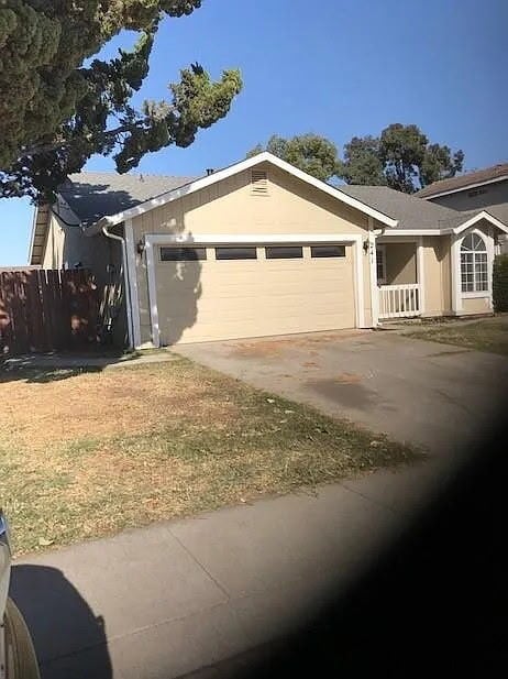 Photo - 241 Thomsen Rd