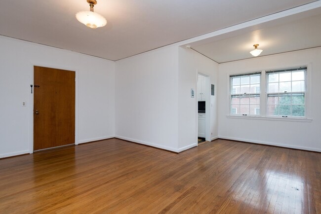Photo - Hollywood Vintage 1 Bedroom Unit 5495-3