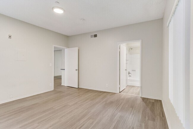 Photo - 747 Gayley Ave