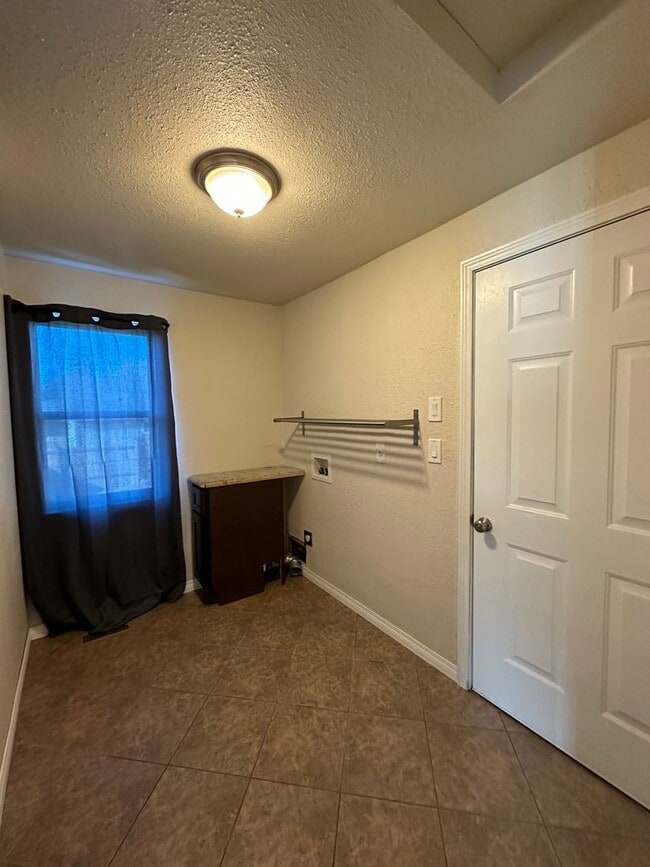 Photo - Fantastic 2-plus bedroom 1 bath rambler located in wonderful Eatonville!