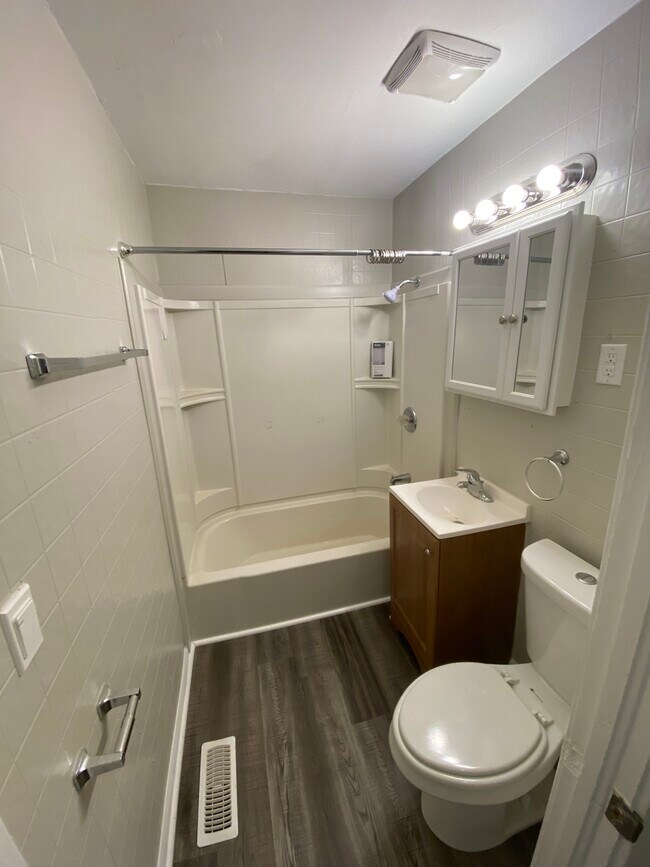 Photo - 608 S Main St