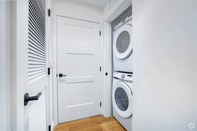 1BR, 1BA - 792 SF Laundry