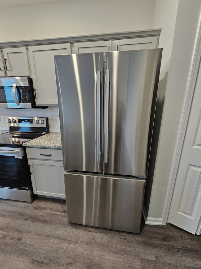 Photo - 1261 W Hamilton Rd N