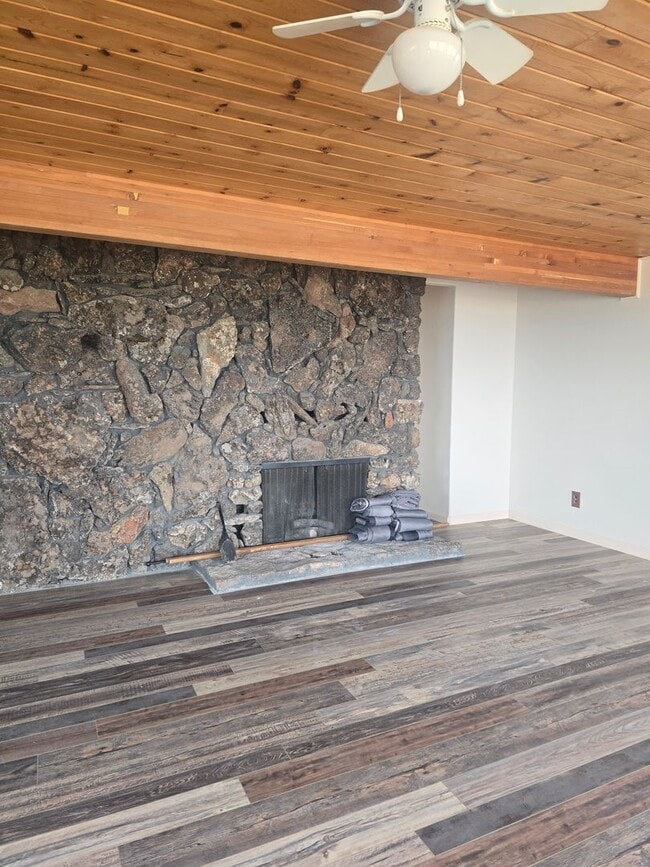 Photo - 17011 Cheyne Rd