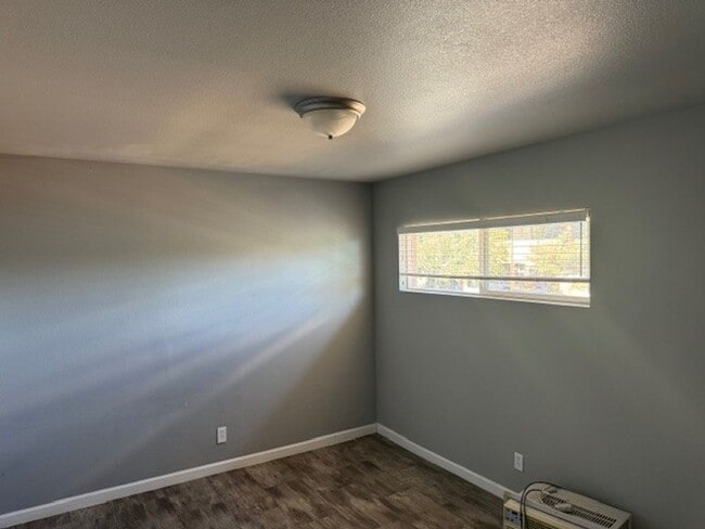 Photo - b> One Bedroom Ground Floor Apartment Close to Renown & VA Hospital<br><br> Unidad A