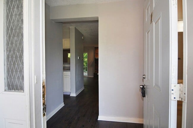 Photo - 5502 Loving Dr Unit Apt 3