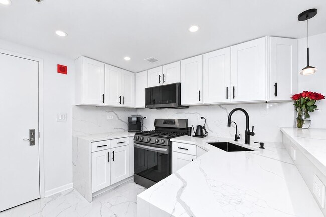Photo - 700 1st St Unit 3T