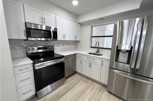 Photo - 1950 SW Palm City Rd Unit 4-201