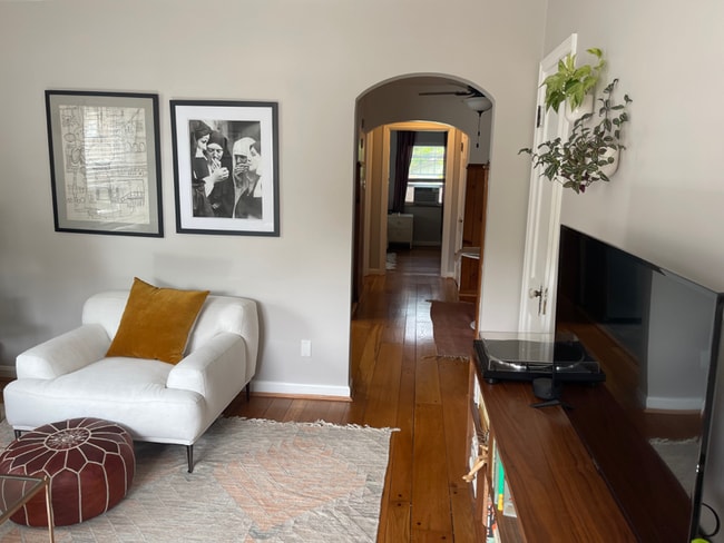 909 Ellison Ave Unit 1st floor