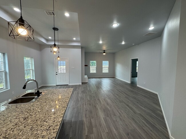 Photo - 2213 Beverly Dr