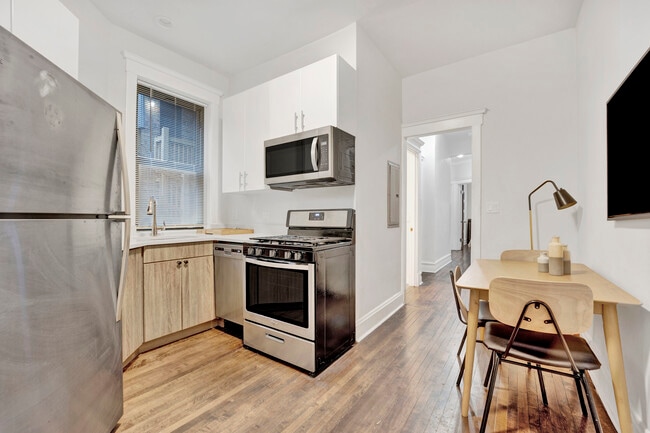 Photo - 1004 W Dakin St Unit 3