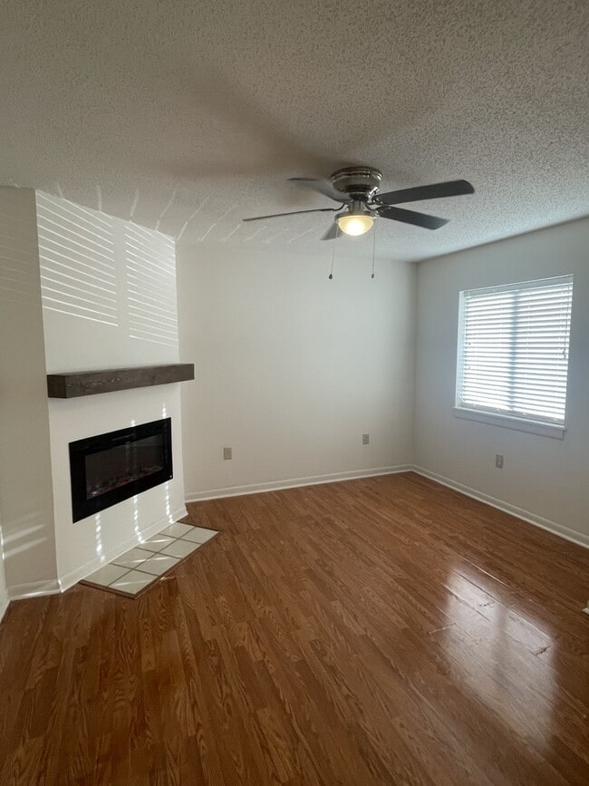 2 bedroom -Living Room - Deer Run Apartments