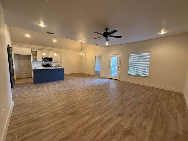 Photo - 1704 102nd St Unidad Fox Ridge - 1704 102nd Street  B