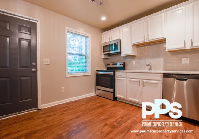 Photo - 2145 Bolton Rd NW