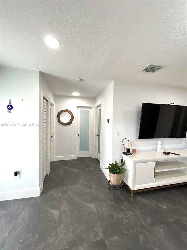 Photo - 511 SW 115th Ave