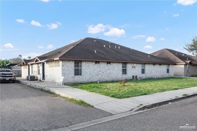 Building Photo - 18 W Prosperity Dr Unit 1