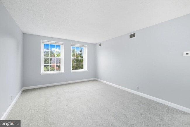 Photo - 2856 S Buchanan St Unit B1