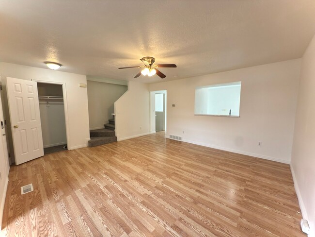 Photo - 533 S 450 E