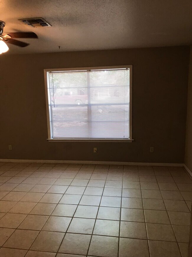 Photo - 700 Vassar Ct Unit B