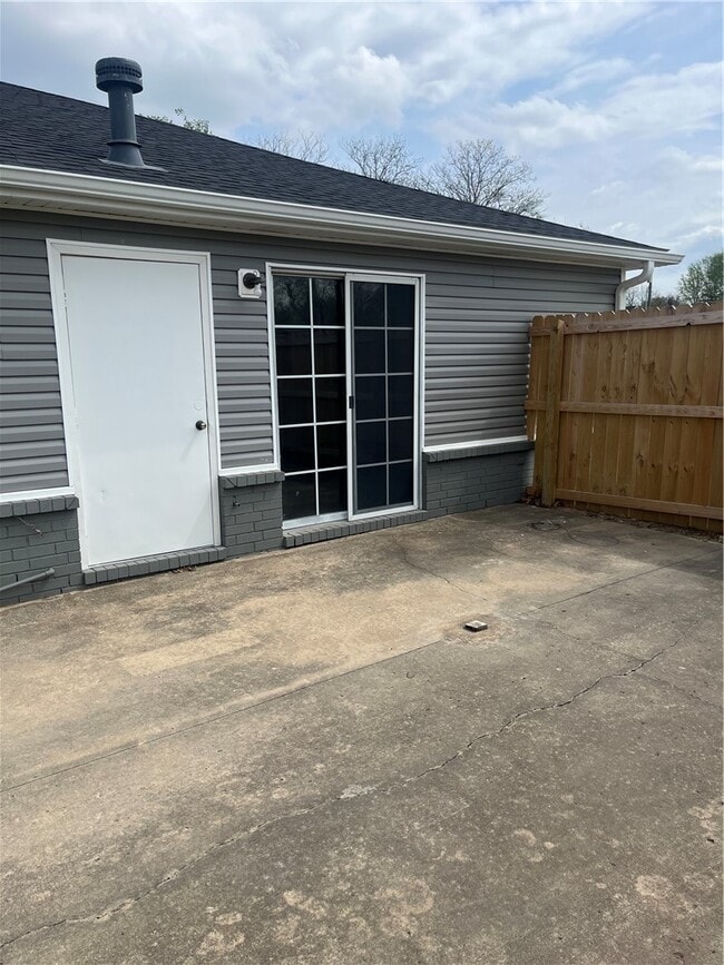 Photo - 423 S Water St