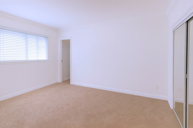 Photo - 216 S Gale Dr