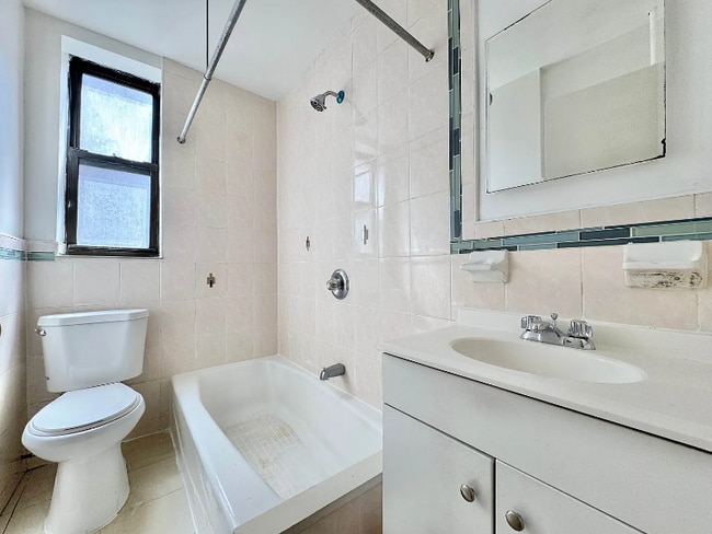 Photo - 36-20 Parsons Blvd Townhome