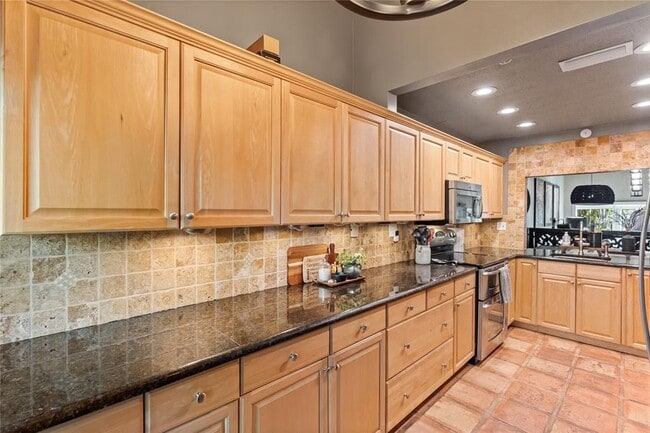 Photo - 228 NE 16th Ter