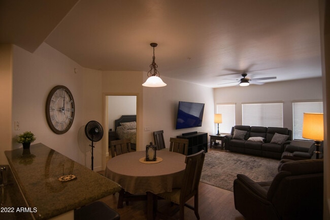 Building Photo - 5350 E Deer Valley Dr Unit 1237