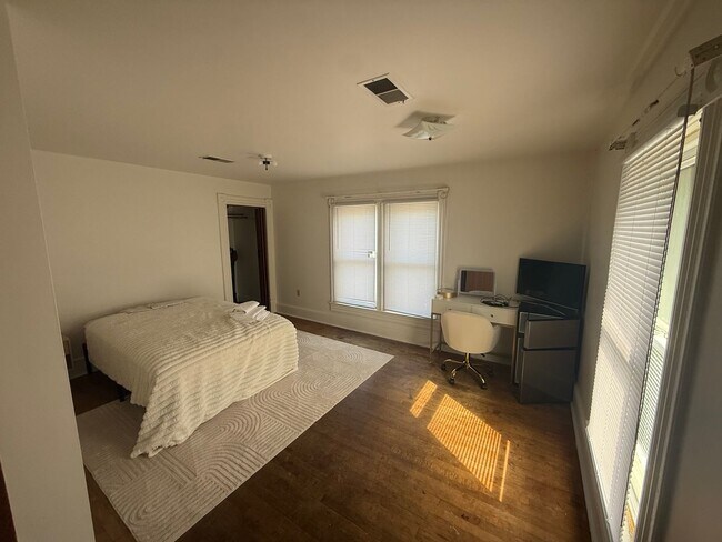 Photo - 1222 State St Unit 1224