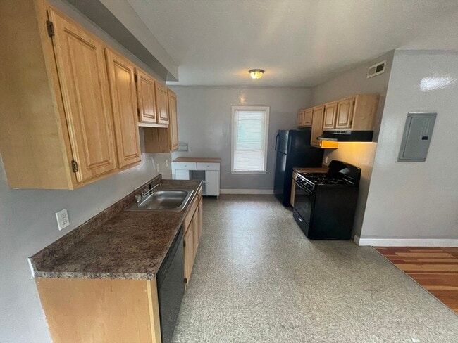 Photo - 16-18 Brackett St Unit 2