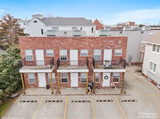 Photo - 523 N Storer Ave Unit 3