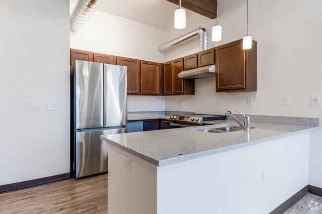 2BR, 2BA - 1,043SF - Kitchen
