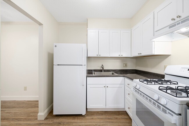 Photo - Parkway Apartments
