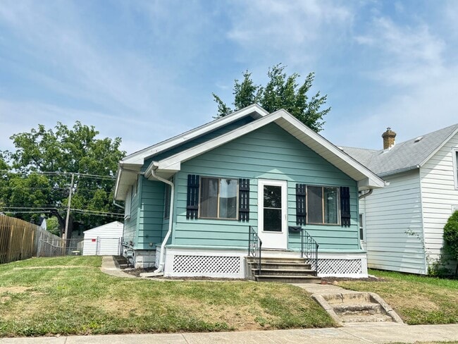 Building Photo - 2 Bedroom Ranch Rental