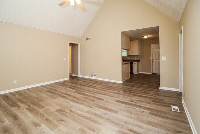 Photo - 2597 Carol Cir