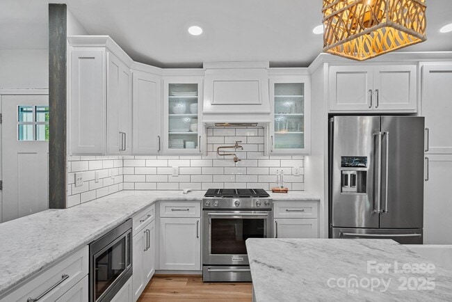 Photo - 18026 Whispering Oaks Dr