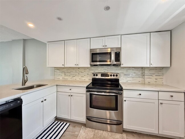 Photo - 114 Royal Pk Dr Unit 3A